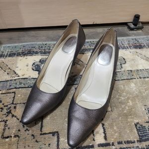 Calvin Klein "Dolly" size 5.5, metallic pewter pumps